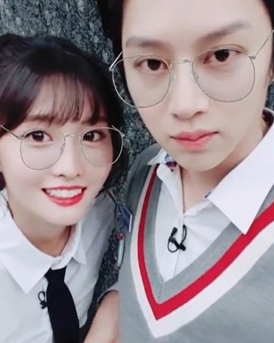 김희철·모모 '띠동갑+a' 나이차 교제…배용준·박수진 잇는 '新 13살 커플' 김희철·모모 '띠동갑+A' 나이차 교제…배용준·박수진 잇는 '新 13살 커플'