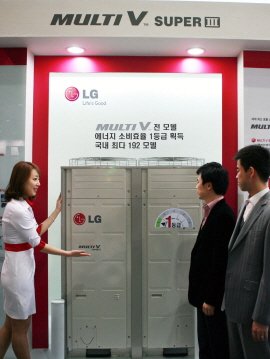 LG전자가 19일부터 3일간 서울 코엑스에서 열리는 ´2012 코리아 나라장터 엑스포´에 참가해 최첨단 IT 기술을 선보인다. 