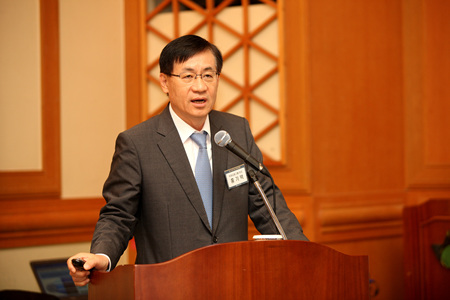 26일 홍기택 KDB금융그룹 회장이 대구·경북지역 CEO 간담회를 갖고 중소·중견기업 지원 의지를 피력했다.ⓒ산업은행