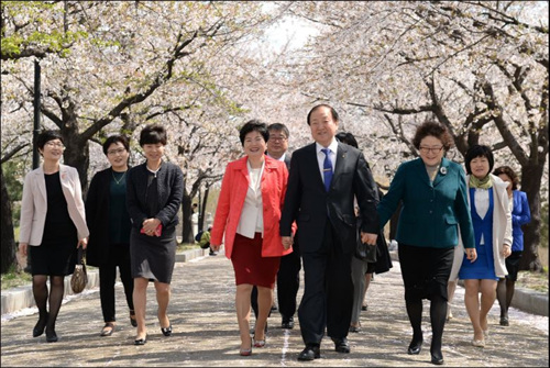 김주하 농협은행장이 4일 서울지역 여성지점장들을 만나 생생한 경험과 건의사항을 청취했다.ⓒ농협은행 