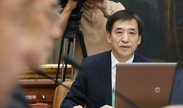 이주열 한국은행 총재가 9월 기준금리 결정을 앞두고 고심하고 있다.ⓒ연합뉴스