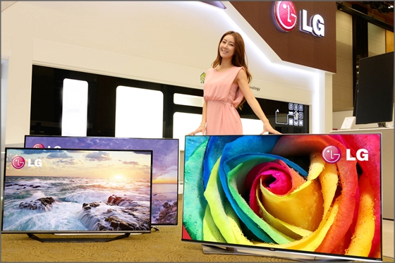 (왼쪽부터) 55인치, 65인치, 65인치 2015년형 LG 울트라HD TVⓒLG전자