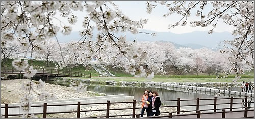 내일(10일)은 전국이 대체로 맑겠고 낮 기온이 일사에 의해 상승하겠다.ⓒ연합뉴스