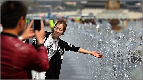 월요일인 오늘(27일) 오후는 전국이 맑고 대기가 건조한 가운데 기온이 크게 오르겠다.ⓒ연합뉴스