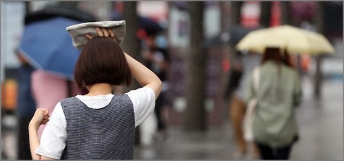 목요일인 내일(11일)은 수도권 및 전국 곳곳에 비가 내릴 것으로 예상된다.ⓒ연합뉴스