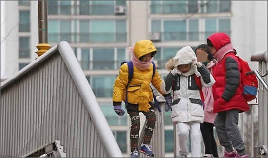 화요일인 내일(29일) 전국이 대체로 맑은 가운데 오전까지 맹추위가 이어지겠다.ⓒ연합뉴스