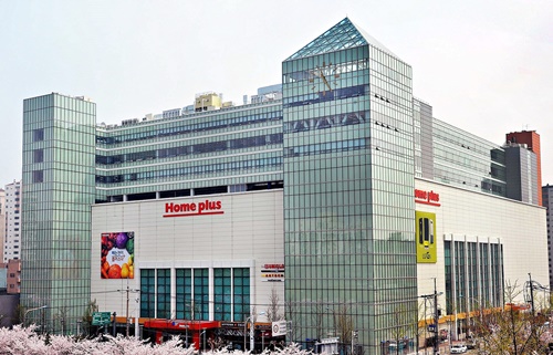 지난해 사모펀드 MBK파트너스에 인수된 홈플러스는 사옥을 서울 강서점으로 이전하는 등 경영효율화를 꾀하고 있다.ⓒ홈플러스