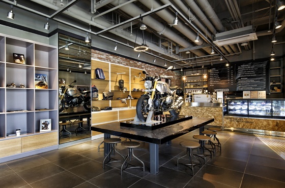 BMW 코리아가 라이더와 일반 소비자 모두를 위한 브랜드 문화체험 공간 '카페 모토라드(Café Motorrad)'를 오픈했다.ⓒBMW코리아