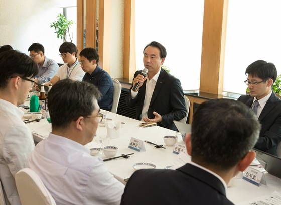 11일 유재훈 한국예탁결제원 사장은 서울 여의도에서 하계 기자간담회를 갖고 올해 상반기 추진사업 현황과 향후 추진 계획에 발표에 앞서 이 같이 밝혔다.ⓒ한국예탁결제원