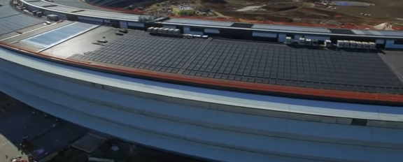 애플 파크 지붕에 태양광 패널을 적용해 에너지를 공급한다  [사진출처=apple]