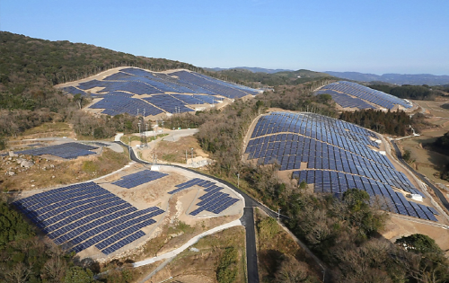 한화큐셀이 2015년 1월 일본 오이타현에 준공한 24MW 태양광발전 단지 [사진=한화그룹]
