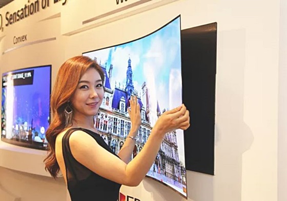 LG의 월페이퍼(Wallpaper) OLED TV. ⓒLG디스플레이