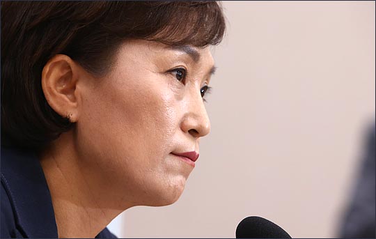 김현미 국토교통부 장관 후보자가 15일 인사청문회에서 답변하고 있다. ⓒ박항구 기자