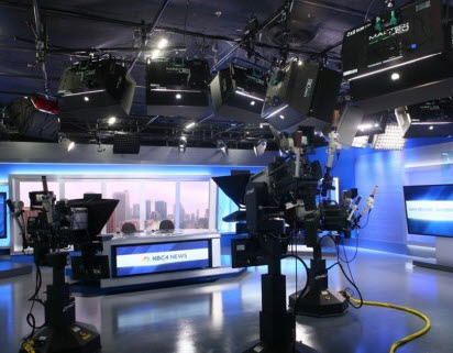 미국 NBC 방송국의 뉴스데스크에 설치된 레온의 방송용 LED 조명ⓒ레온