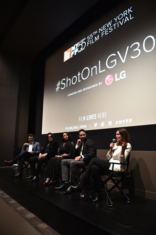 15일 제 55회 뉴욕 필름 페스티벌에서 영화감독 일레인 델 발(Elaine Del Valle)이  자신이 LG V30로 촬영한 단편영화를 소개하고 있다. ⓒLG전자