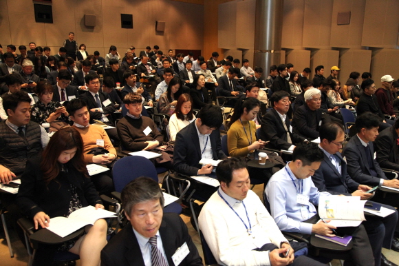한국철강협회 스테인리스스틸(STS)클럽은 7일 서울 강남구 포스코센터에서 스테인리스업계 및 수요가, 학계 및 연구소 등 200여명이 참석한 가운데 '스테인리스산업발전세미나'를 개최했다.ⓒ한국철강협회