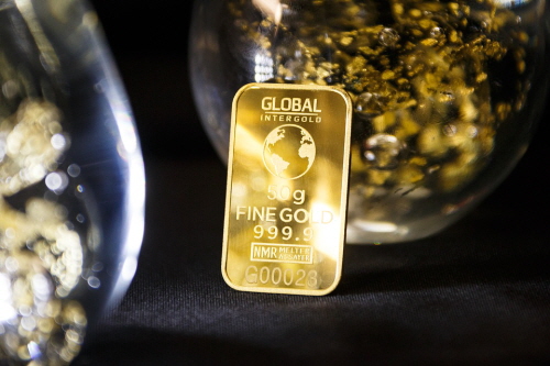 20일(현지시간) 뉴욕상품거래소에서 12월물 금 가격은 전거래일대비 온스당 12.20달러(1.6%) 내린 1275.40달러에 마무리됐다. 금 가격은 내년 양호한 흐름을 이어갈 것으로 전문가들은 보고 있다. 사진=픽사베이