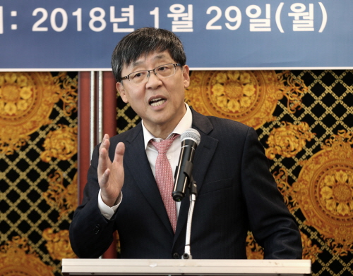 이은태 한국거래소 유가증권시장본부장은 29일 열린 '우가증권시장 2018년 주요 사업계획' 발표에서 설명하고 있다. 사진=한국거래소