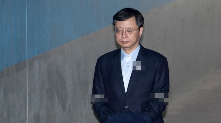 박근혜 정부의 국정농단 사태를 방조하고 직권남용 등의 혐의로 기소된 우병우 전 청와대 민정수석이 1심에서 징역 2년6개월의 실형을 선고받았다.ⓒ연합뉴스 
