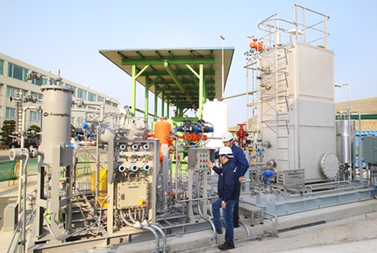 현대중공업이 개발한 LNG선 혼합냉매 완전재액화(SMR) 실증설비.ⓒ현대중공업