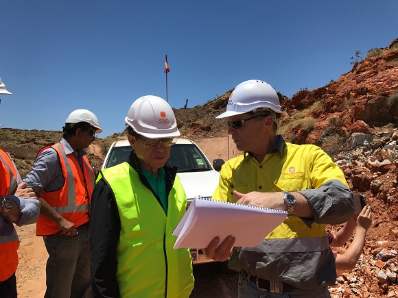 지난해 11월  권오준 회장은 필바라의 리튬광산을 방문해 현장을 점검했다.
