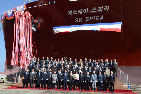 한국가스공사가 6일 경남 거제 삼성중공업에서 미국 셰일가스를 들여올 17만4000㎡급 국적 LNG 27호선 'SK 스피카'호에 대한 명명식을 개최했다. [사진=한국가스공사]