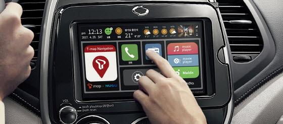 르노삼성은 QM3의 태블릿 내비게이션 T2C(Tablet to Car)에 인공지능 음성인식 플랫폼 ‘NUGU(누구)’를 탑재했다.ⓒ르노삼성