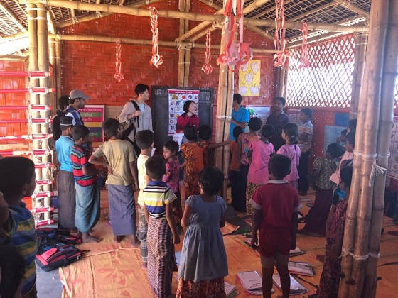 방글라데시 콕스 바자르에 있는 로힝야 난민촌의 난민 교육 센터 실내 모습[사진=엔씨문화재단]