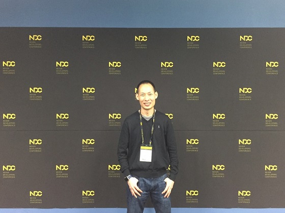 4월25일 경기도 성남시 넥슨 판교사옥에서 열린 NDC(넥슨개발자컨퍼런스) 2018에서 픽셀베리 스튜디오 올리버 미아오 CEO가 사진을 찍고 있다.ⓒEBN