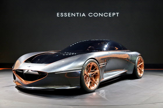 제네시스는 전기차 기반 콘셉트카 ‘에센시아 콘셉트(Essentia Concept)'를 공개했다.ⓒ제네시스