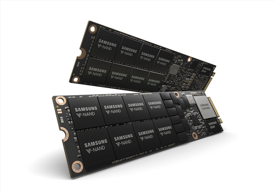 삼성전자는 새로운 규격의 대규모 데이터센터용 NF1 NVMe SSD를 21일 업계 최초로 출시했다.ⓒ삼성전자