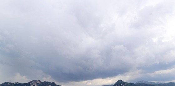 구름 낀 서울 하늘.ⓒ연합뉴스
