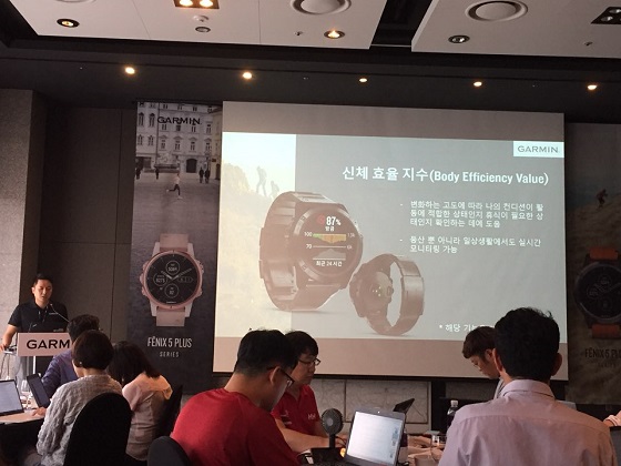 조정호 가민 코리아 총괄 매니저가 피닉스5 플러스 신제품을 소개하고 있다.ⓒEBN