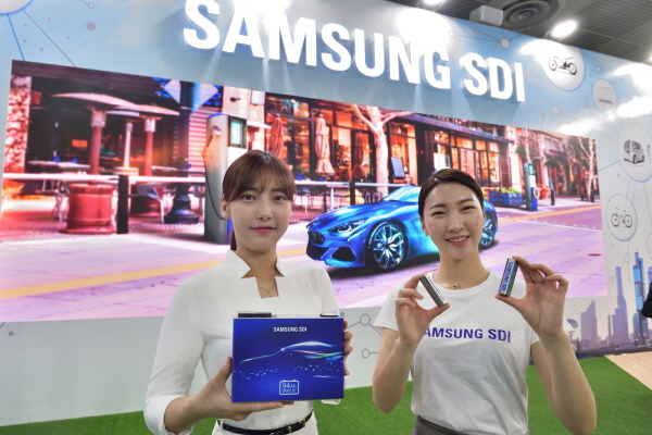 삼성SDI가 '인터배터리 2018' 전시회에서 다양한 고성능 배터리를 공개했다. [사진=삼성SDI]