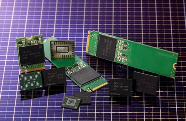 SK하이닉스가 개발한 96단 512Gbit TLC 4D 낸드플래시와 이를 기반으로 개발 중인 솔루션 제품들(BGA SSD, UFS, M.2 2230 SSD, M.2 2280 SSD) ⓒSK하이닉스