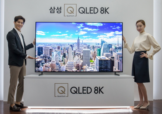 삼성전자가 7일 서울 반포 플로팅 아일랜드 컨벤션홀에서 'QLED 8K' TV 국내 출시 기념 'Q LIVE' 행사를 진행했다.ⓒ삼성전자 