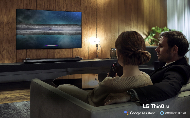 LG전자가 오는 8~11일 미국 라스베이거스에서 열리는 CES(소비자가전전시회) 2019에서 세계 최초로 88인치 8K OLED(유기발광다이오드) TV를 공개한다.ⓒLG전자
