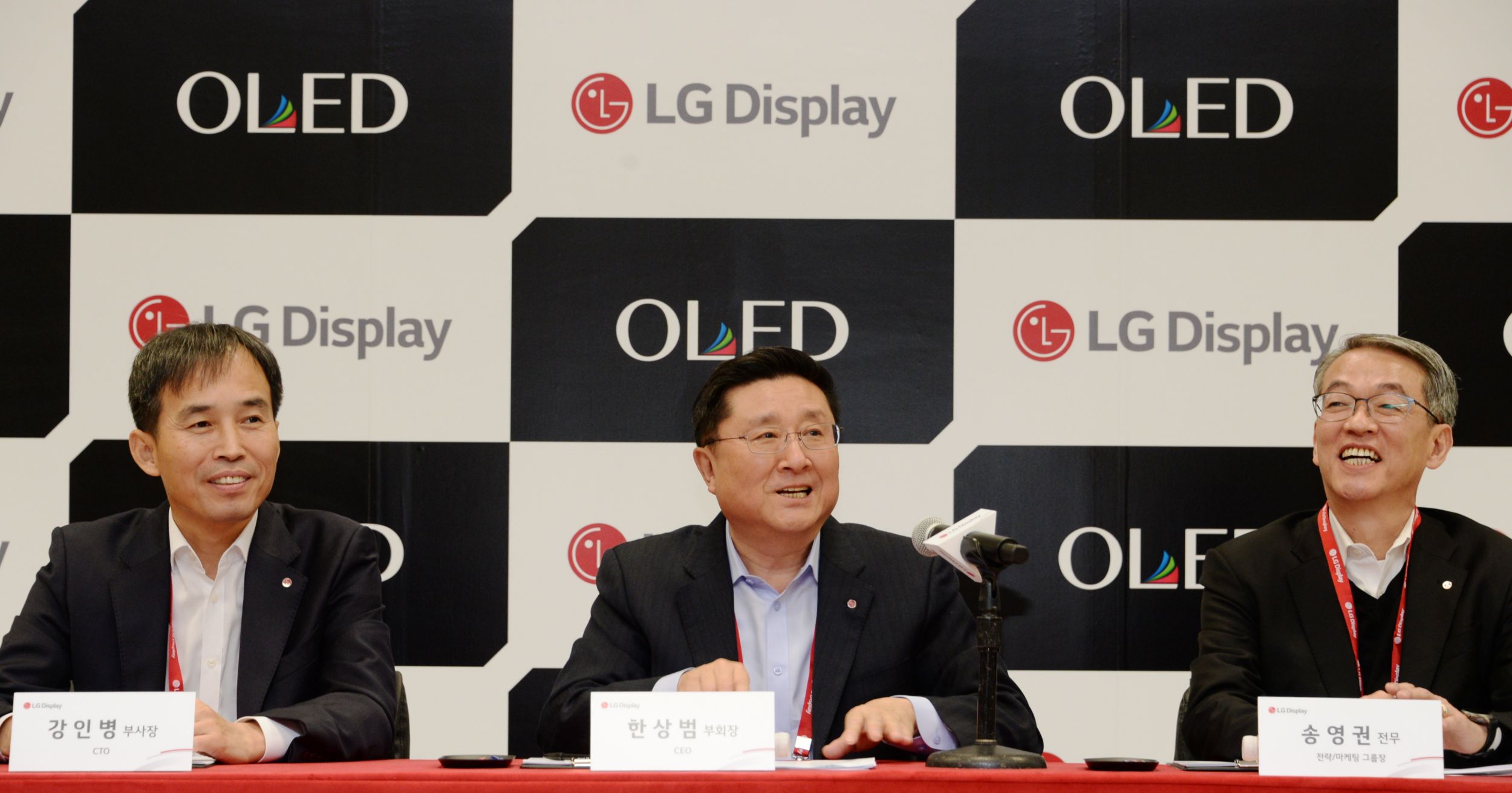 한상범 LG디스플레이 부회장이 올해 대형 OLED(유기발광다이오드) 패널을 380만대 이상 판매하고 고객사를 확대하겠다고 밝혔다.ⓒLGD