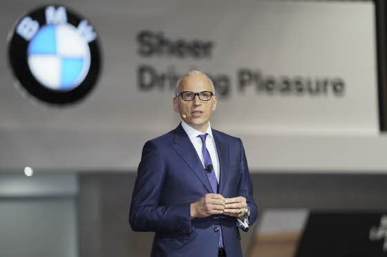 BMW 그룹 보드멤버, BMW 브랜드 및 세일즈, 애프터세일즈 총괄 피터 노타(Pieter Nota)가 2019 서울모터쇼에서 스피치를 하고 있다.ⓒBMW그룹 코리아