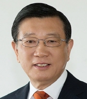 박삼구 금호아시아나그룹 회장이 28일 전격 퇴진을 선언했다.