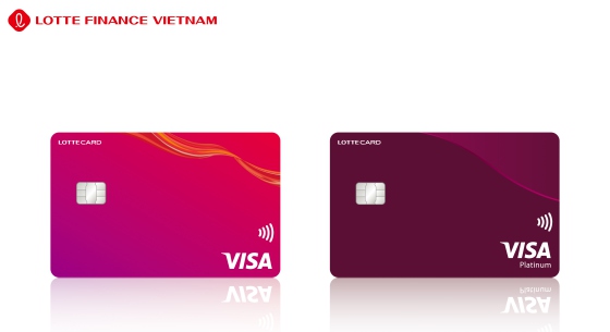 롯데파이낸스 비자(LOTTE FINANCE VISA) 카드(왼쪽), 롯데파이낸스 비자 플래티넘(LOTTE FINANCE VISA Platinum) 카드(오른쪽) 이미지.ⓒ롯데카드