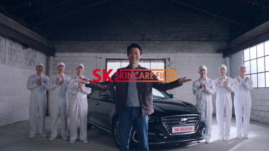 SKC는 3일 유튜브, IPTV에 차량용 윈도우 필름 'SK스킨케어필름' 신규 광고를 공개했다.[사진제공=SKC]