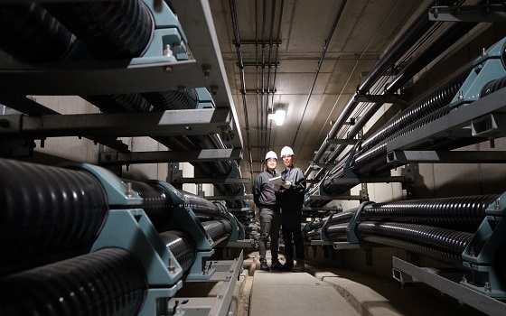 LS전선 직원들이 지하에 설치된 송전선로를 점검하고 있다.ⓒLS전선