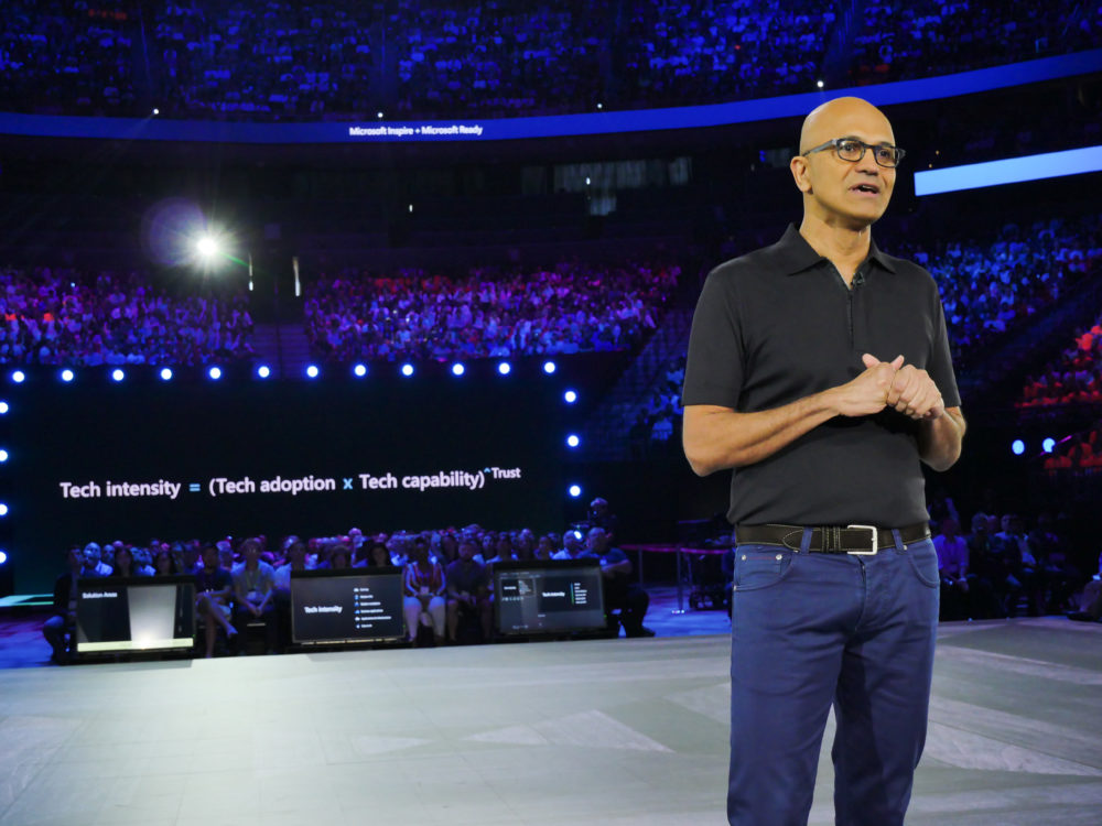 사티아 나델라 마이크로소프트 CEO가 미국 라스베이거스에서 지난 14일(현지시간)부터 열리고 있는 연례 글로벌 파트너 콘퍼런스 '마이크로소프트 인스파이어 2019(Microsoft Inspire 2019)'에서 기조연설을 하고 있다.ⓒMS