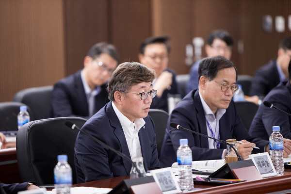 채희봉 가스공사 사장이 '2019 KOGAS 혁신위원회'에서 발언하고 있다. [사진=한국가스공사]