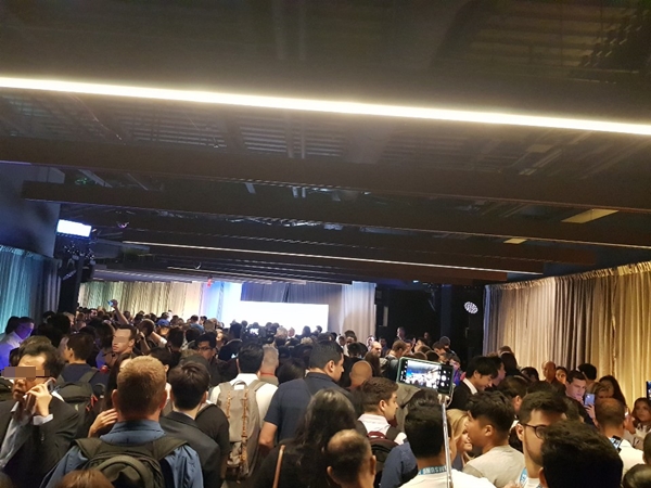 7일(현지시간) 미국 뉴욕 브루클린 바클레이스 센터에서 열린 '삼성 갤럭시 언팩 2019' 행사장이 참관객들로 붐비고 있다. ⓒEBN