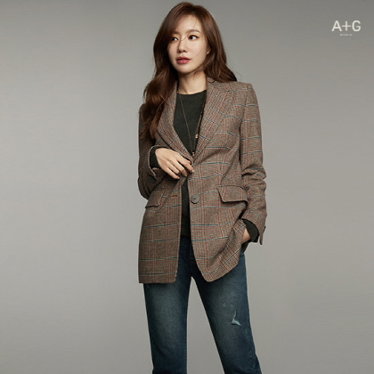 CJ ENM 오쇼핑부문 패션PB ‘엣지’는 29일 F/W시즌 신상품인 ‘울 블렌디드 헤리티지 체크 재킷’을 판매한다.