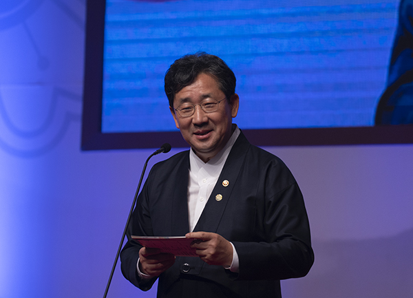 13일 오후 부산 신세계백화점 센텀시티 문화홀에서 열린 '2019 대한민국게임대상'에서 박양우 장관이 축사를 하고 있다ⓒEBN