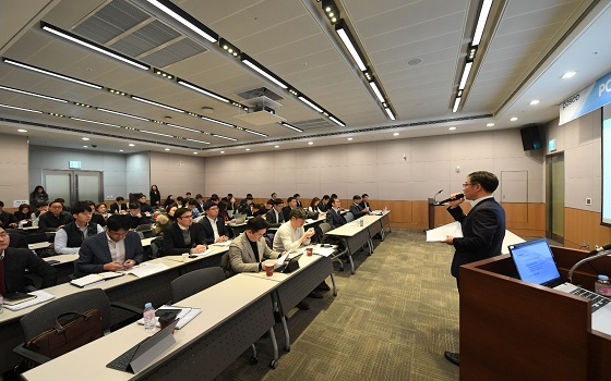 포스코는 21일 여의도 전경련 컨퍼런스센터에서 그룹사 공동 투자설명회(IR) '포스코 그룹 코퍼레이드 데이'를 개최했다.ⓒ포스코