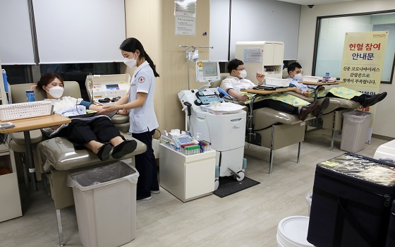 삼표그룹 임직원들이 2일 종로 헌혈의 집 광화문센터에서 헌혈봉사를 진행했다.ⓒ삼표그룹